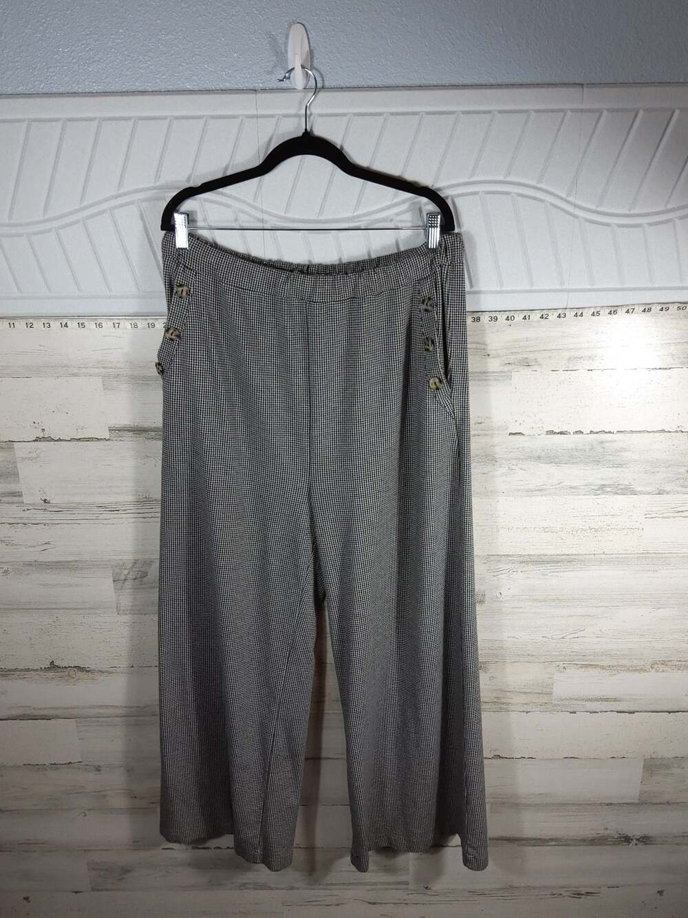Hailey & Co Black and White Houndstooth Wide Leg Pants
